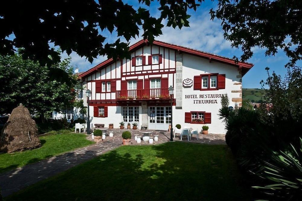 Hotel Ithurria - Teritoria Aïnhoa Exteriör bild