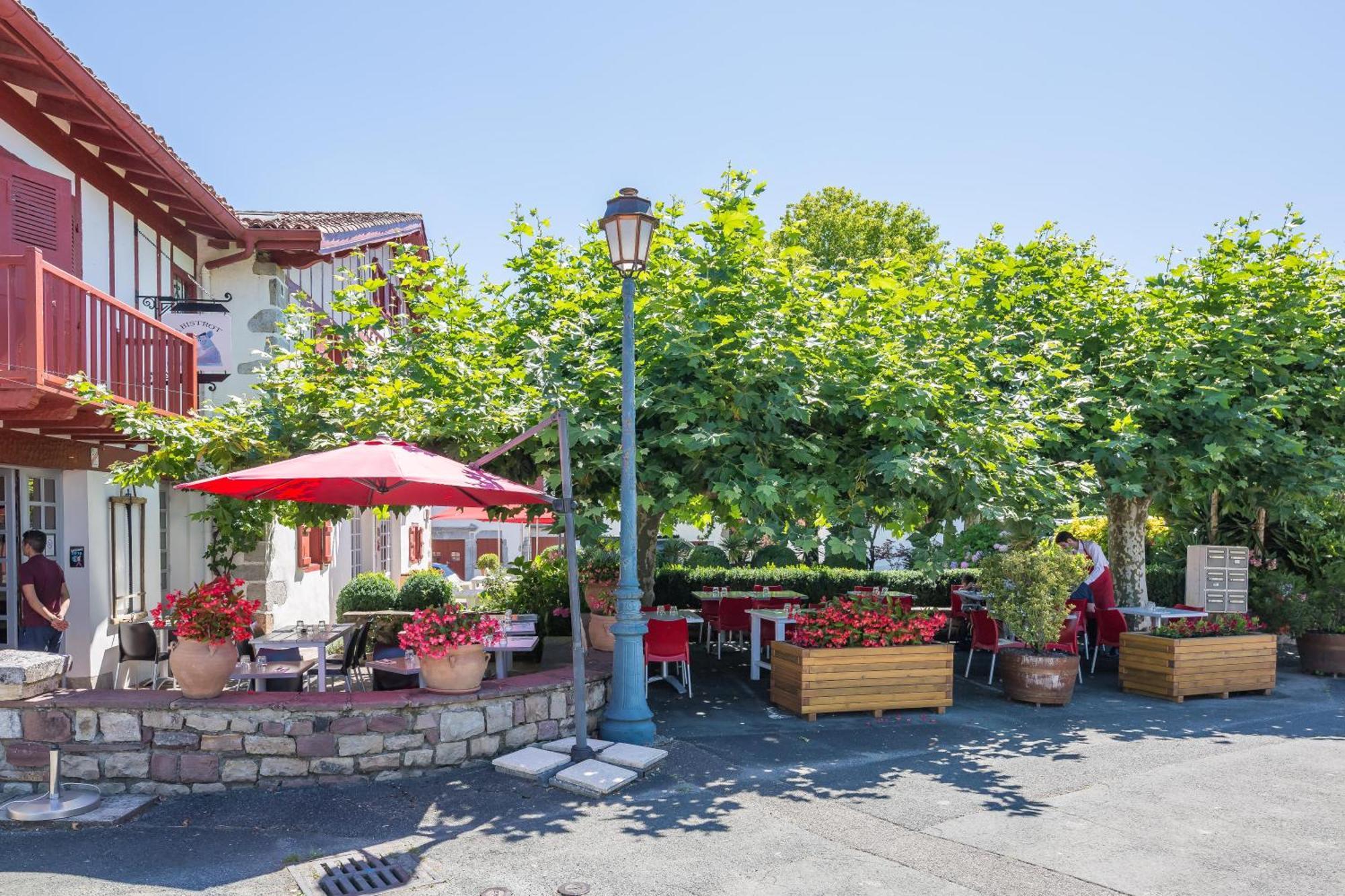 Hotel Ithurria - Teritoria Aïnhoa Exteriör bild