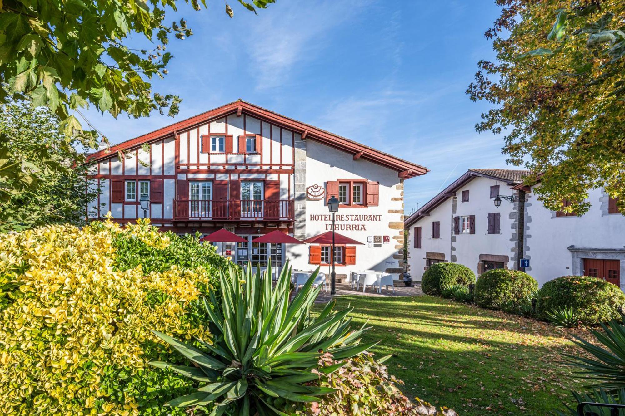 Hotel Ithurria - Teritoria Aïnhoa Exteriör bild